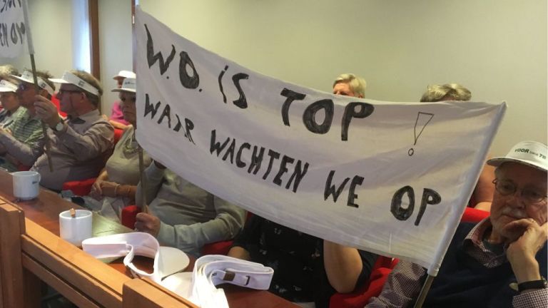protest spandoek w.o. is top 